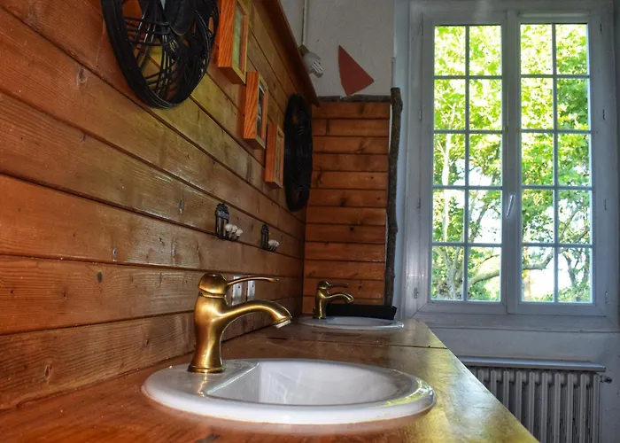 Elegance Perigourdine And 4* Sainte-Sabine-Born